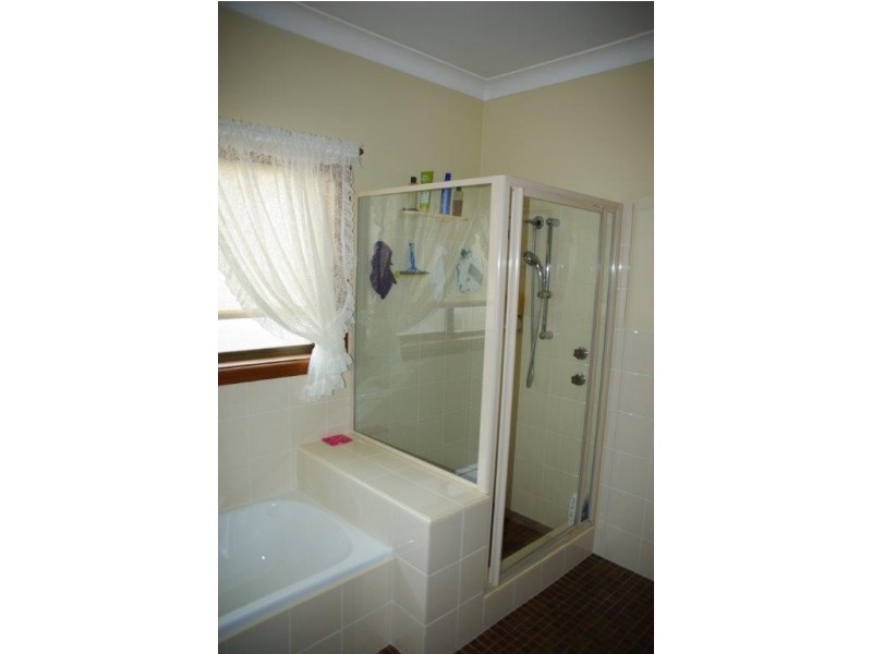 61 simpson Street, Wellington NSW 2820