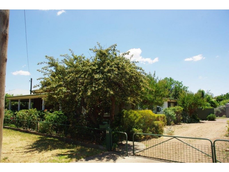 14 Gisborne Street, Wellington NSW 2820