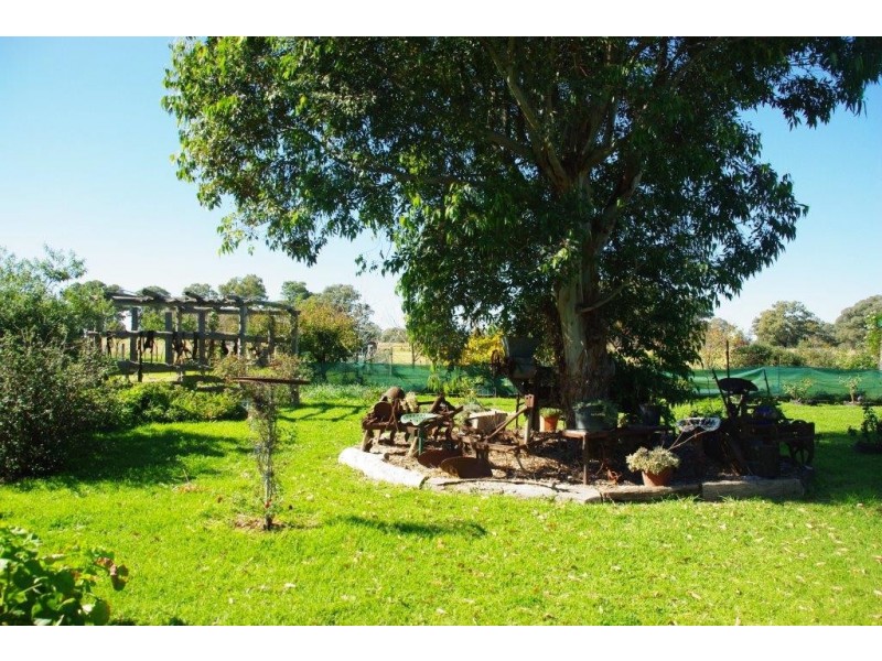 10 Railway Parade, Yeoval NSW 2868