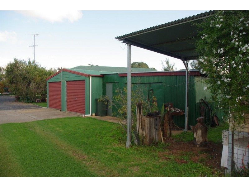 10 Railway Parade, Yeoval NSW 2868