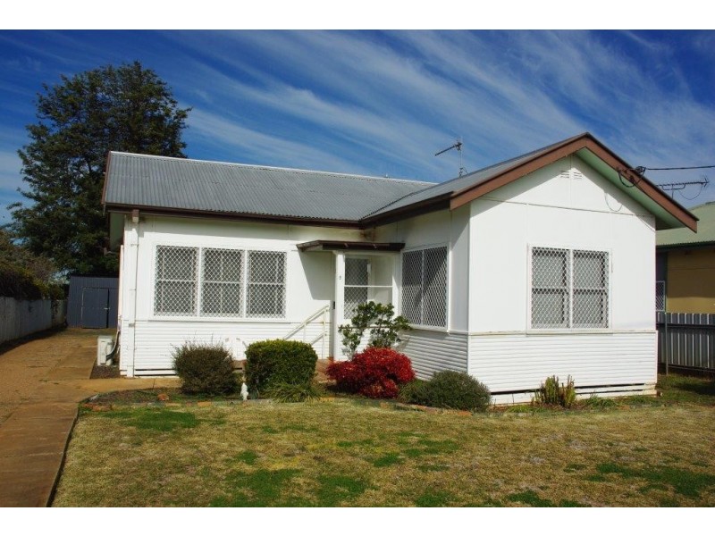 3 Glasson Street, Wellington NSW 2820