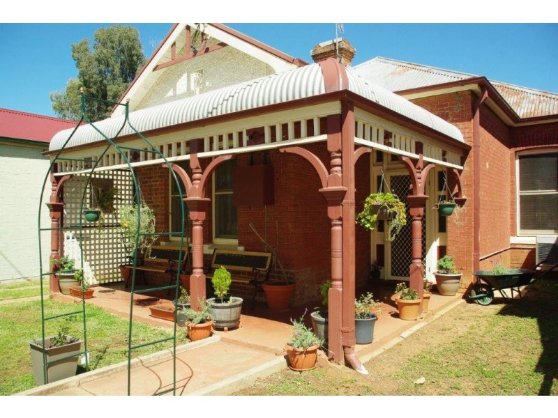 87 Simpson Street, Wellington NSW 2820