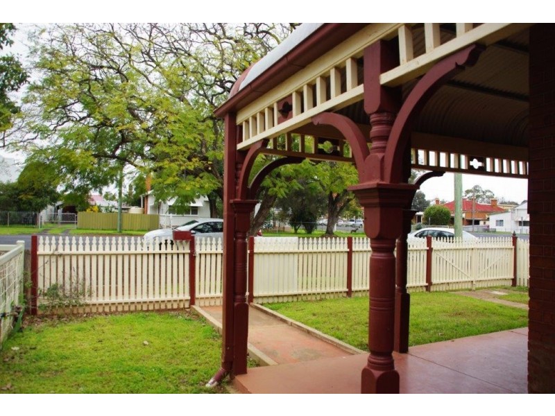 87 Simpson Street, Wellington NSW 2820