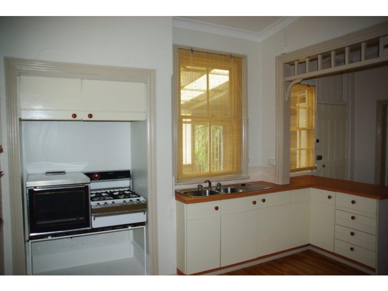 87 Simpson Street, Wellington NSW 2820