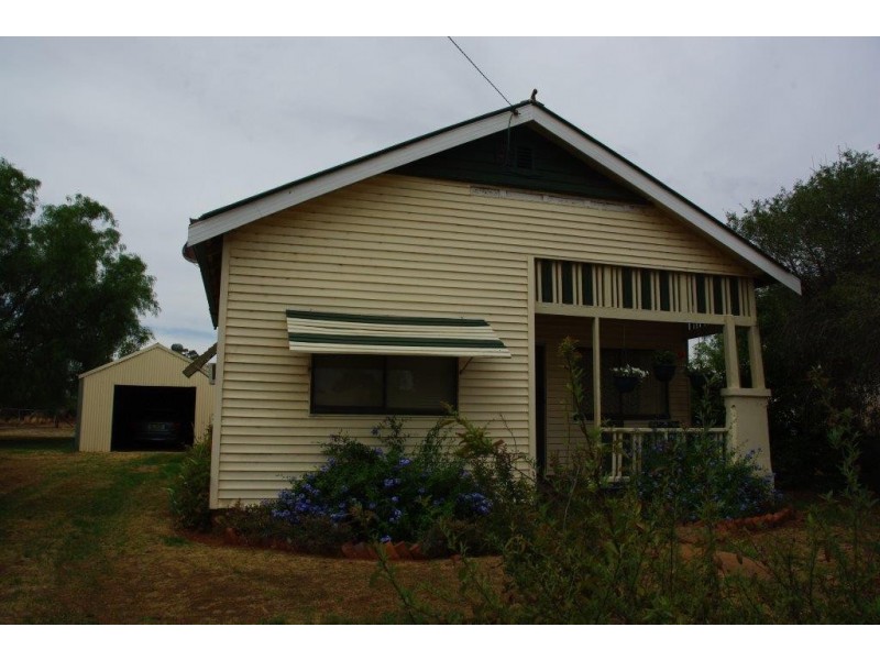 5 Lachlan Street, Yeoval NSW 2868