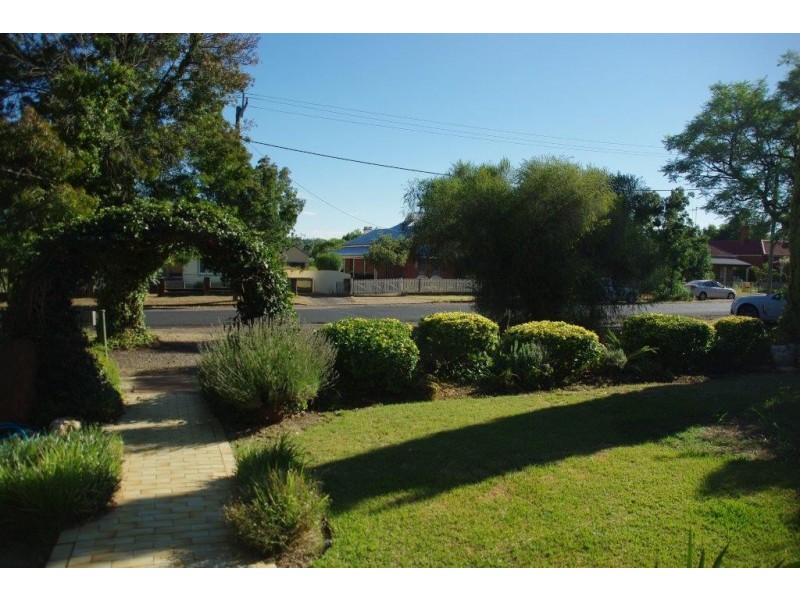 77 Gisborne Street, Wellington NSW 2820