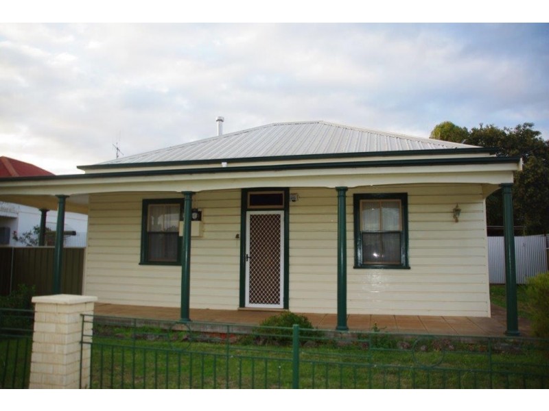 82 Warne Street, Wellington NSW 2820