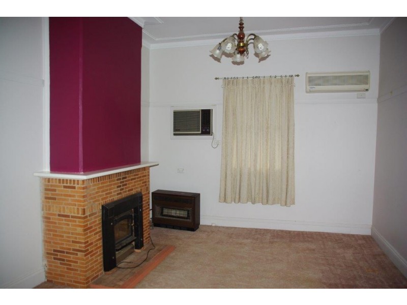 82 Warne Street, Wellington NSW 2820