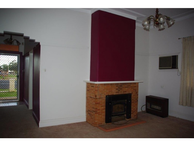 82 Warne Street, Wellington NSW 2820