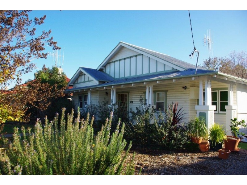 122 Warne Street, Wellington NSW 2820