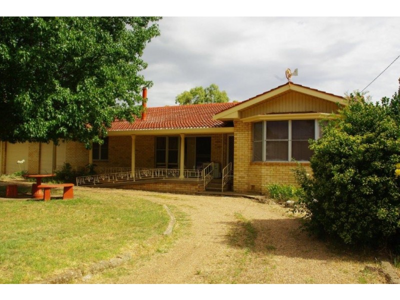 86 Gobolion Street, Wellington NSW 2820