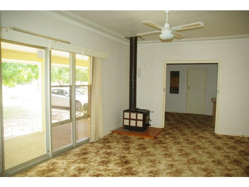 86 Gobolion Street, Wellington NSW 2820