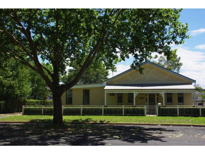 26 Whiteley Street, Wellington NSW 2820