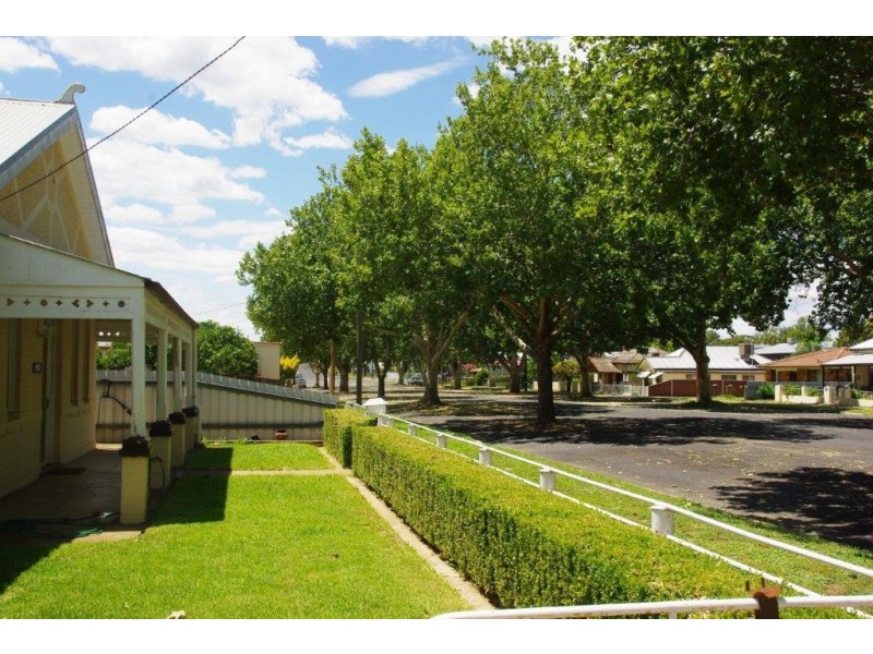 26 Whiteley Street, Wellington NSW 2820