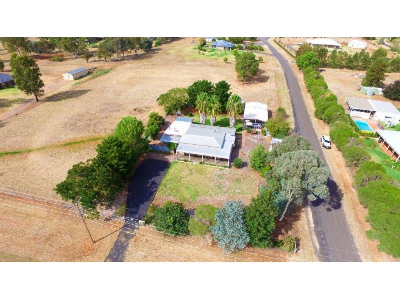 122 Falls Road, Wellington NSW 2820