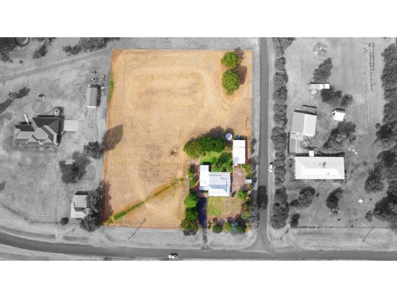 122 Falls Road, Wellington NSW 2820