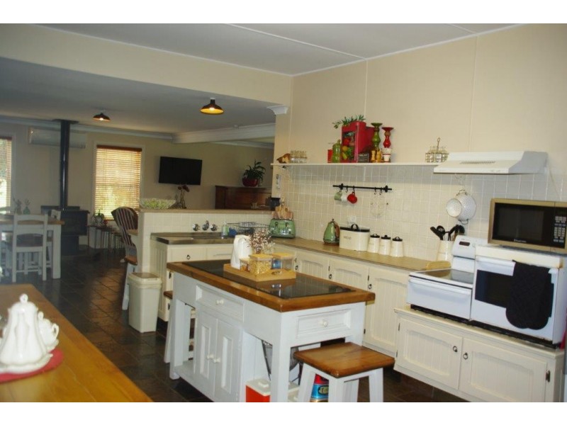 122 Falls Road, Wellington NSW 2820