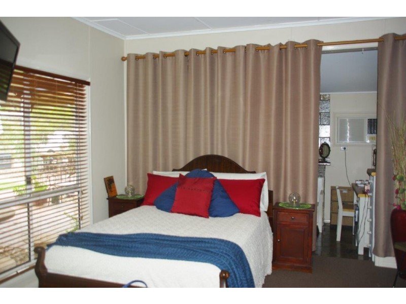 122 Falls Road, Wellington NSW 2820