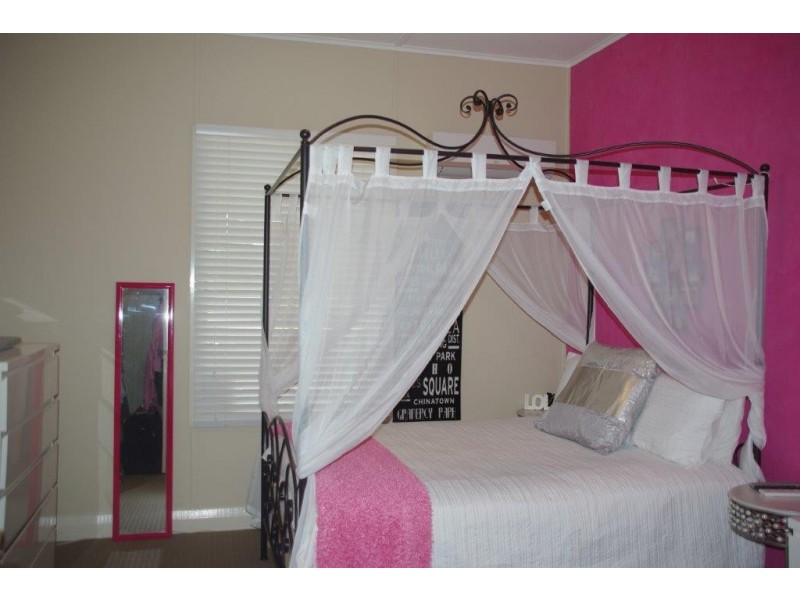 122 Falls Road, Wellington NSW 2820