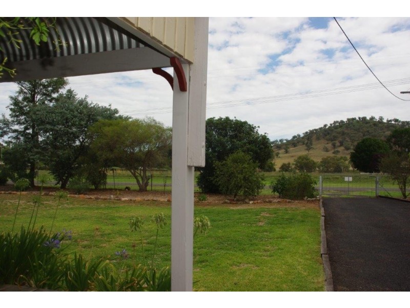 122 Falls Road, Wellington NSW 2820