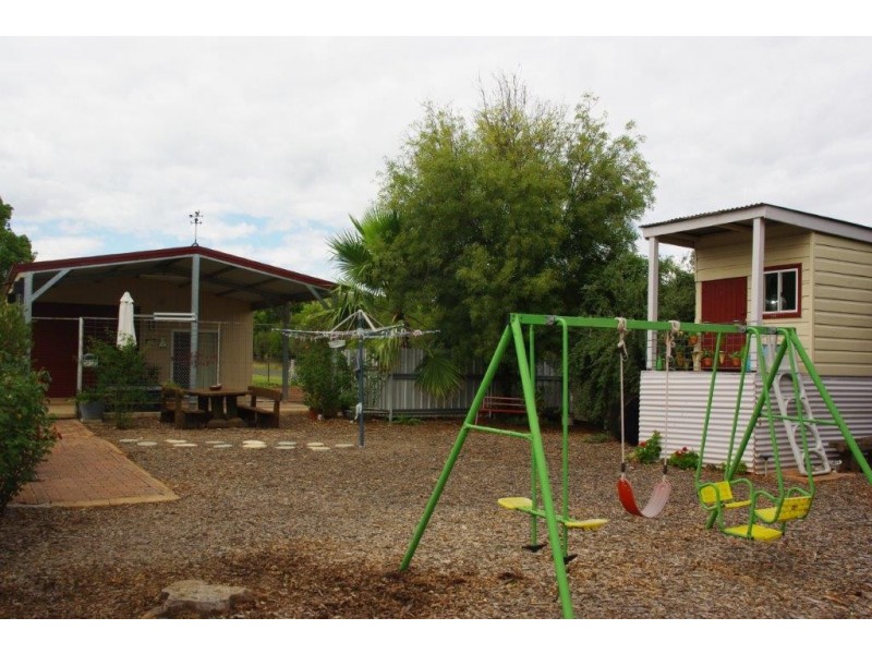 122 Falls Road, Wellington NSW 2820