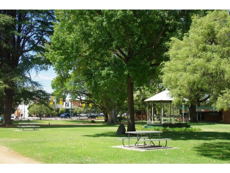 44 Warne Street, Wellington NSW 2820