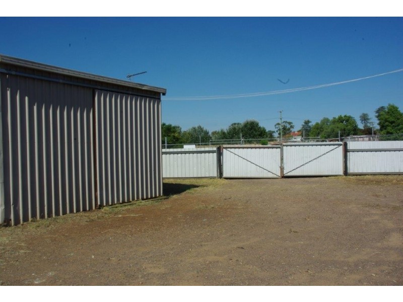 2 Warrawee Place, Wellington NSW 2820