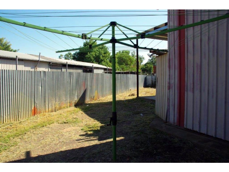 2 Warrawee Place, Wellington NSW 2820