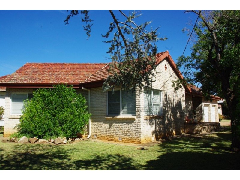 83 Gobolion Street, Wellington NSW 2820