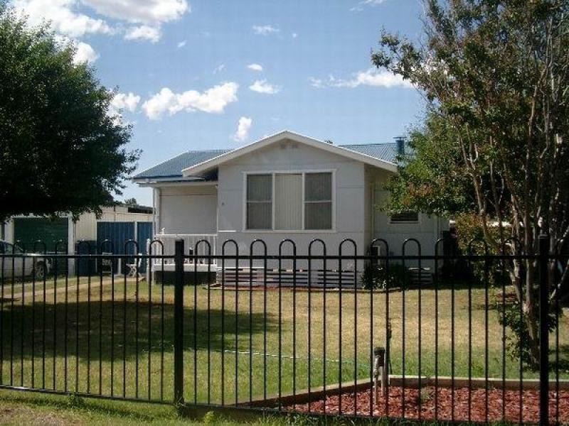 6 Glasson Street, Wellington NSW 2820