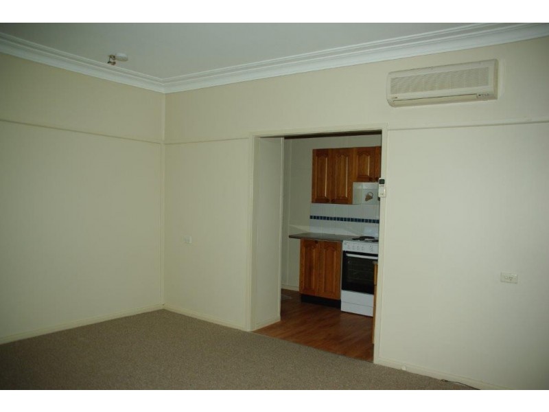 6 Glasson Street, Wellington NSW 2820