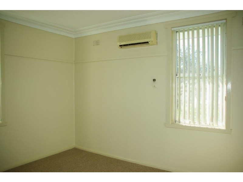 6 Glasson Street, Wellington NSW 2820