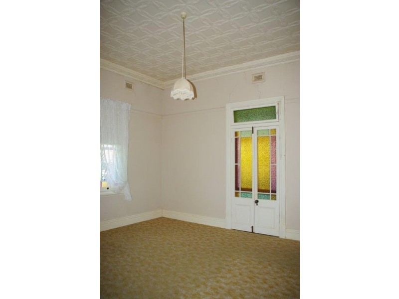 8 Warne Street, Wellington NSW 2820