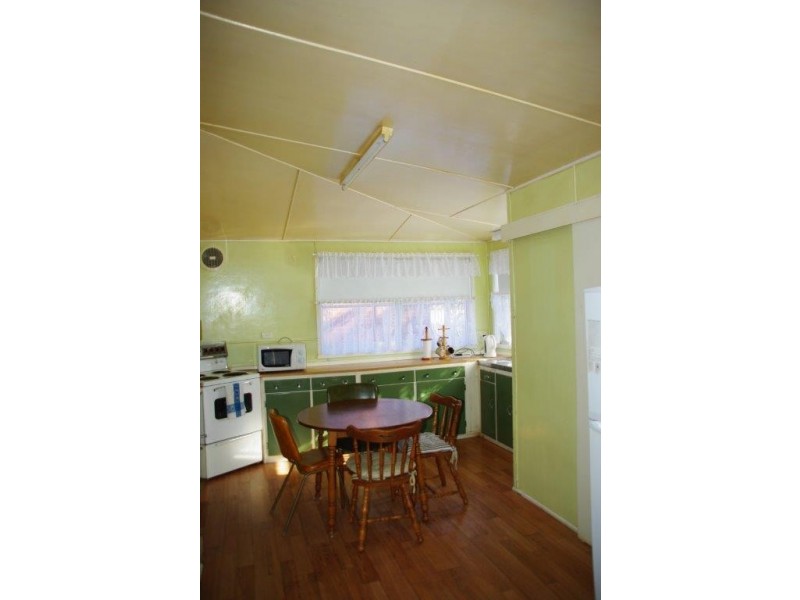 8 Warne Street, Wellington NSW 2820