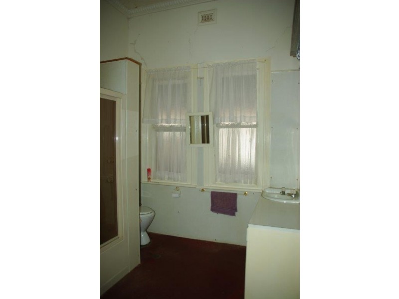 8 Warne Street, Wellington NSW 2820