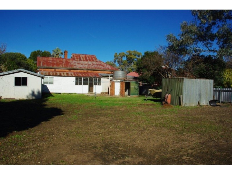 8 Warne Street, Wellington NSW 2820