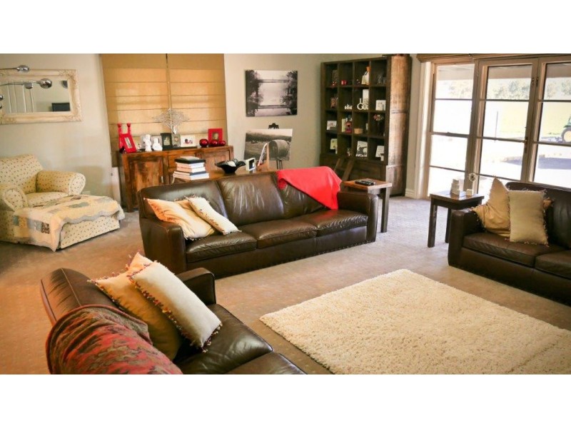 2 Bushrangers Creek Road, Wellington NSW 2820