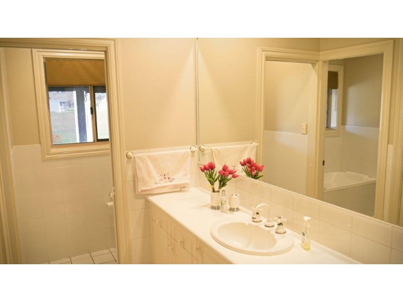 2 Bushrangers Creek Road, Wellington NSW 2820