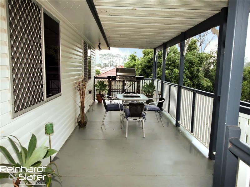 50 Pleasant Dr, Albany Creek QLD 4035