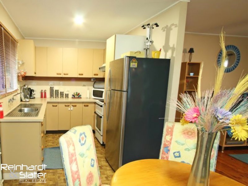 50 Pleasant Dr, Albany Creek QLD 4035