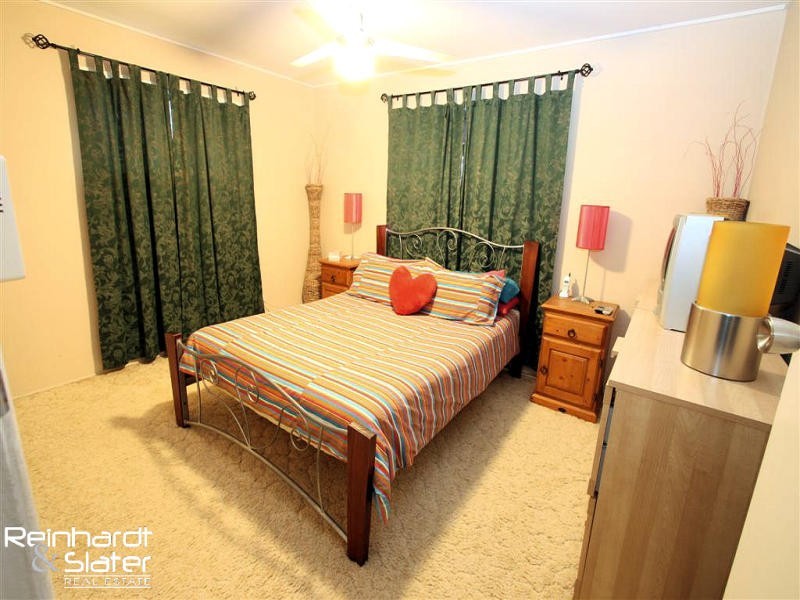 50 Pleasant Dr, Albany Creek QLD 4035