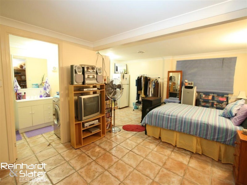 50 Pleasant Dr, Albany Creek QLD 4035