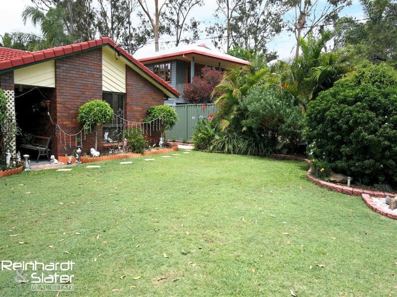 6 Normanhurst Ct, Petrie QLD 4502