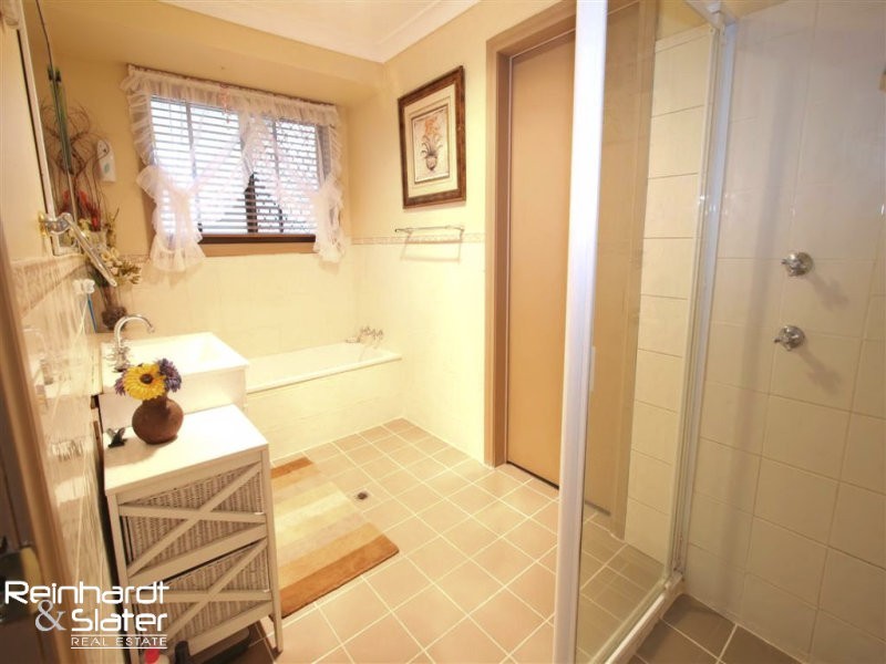 6 Normanhurst Ct, Petrie QLD 4502