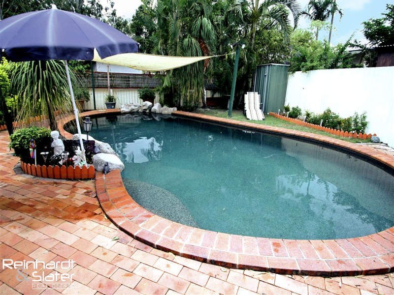 6 Normanhurst Ct, Petrie QLD 4502