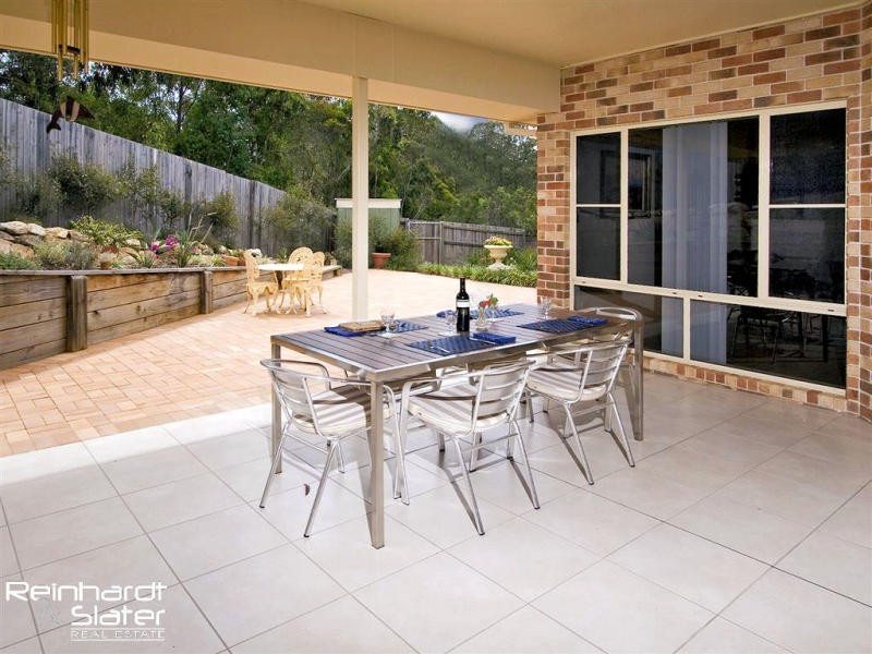 31 Cabarita Cr, Eatons Hill QLD 4037