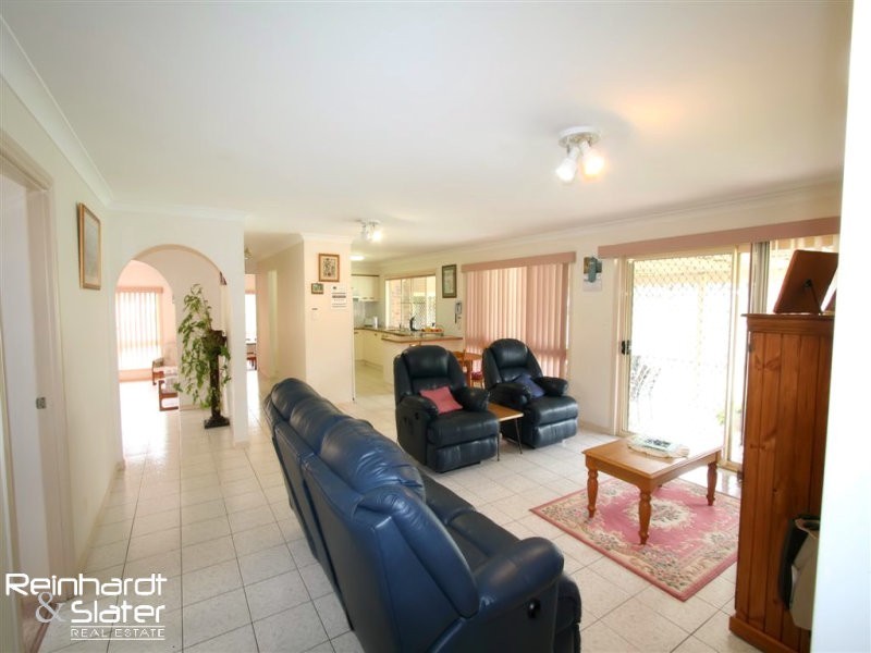 1 Lytham Ct, Albany Creek QLD 4035