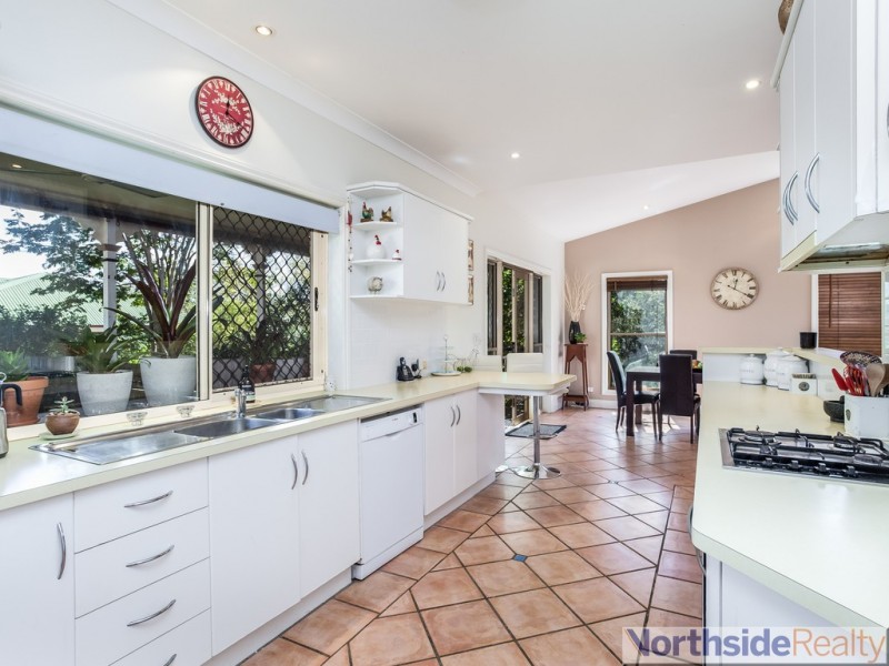 33 Woodburn Place, Ferny Hills QLD 4055