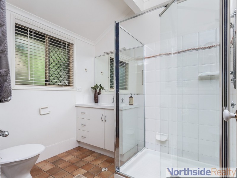 33 Woodburn Place, Ferny Hills QLD 4055