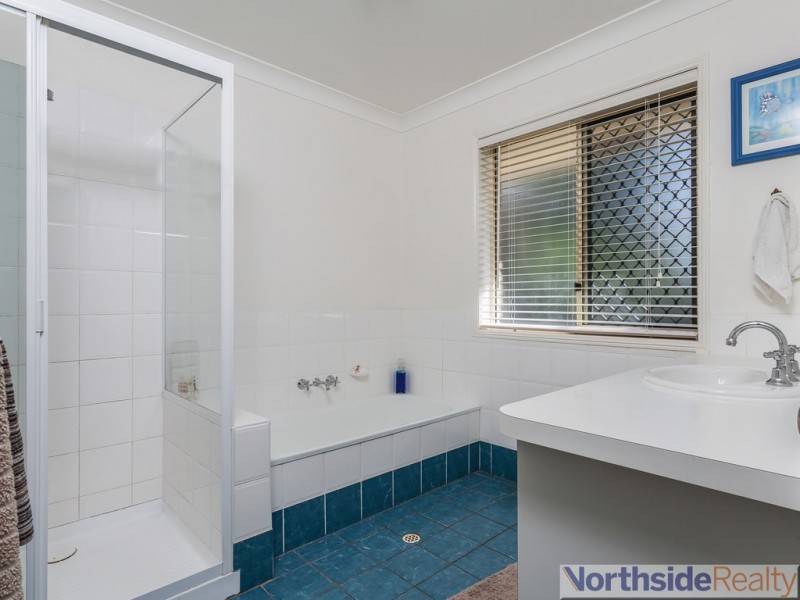 33 Woodburn Place, Ferny Hills QLD 4055